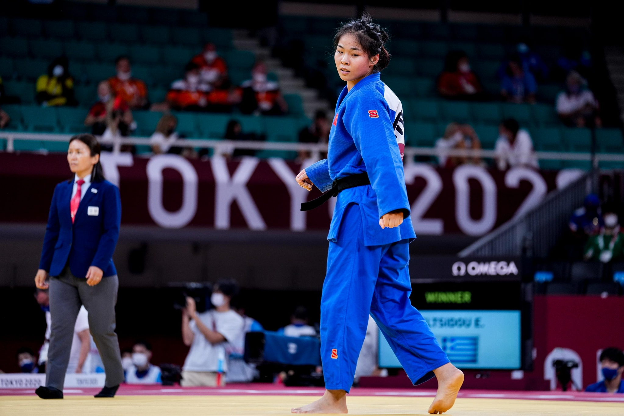 日本女子柔道选手夺得金牌，霸气表现